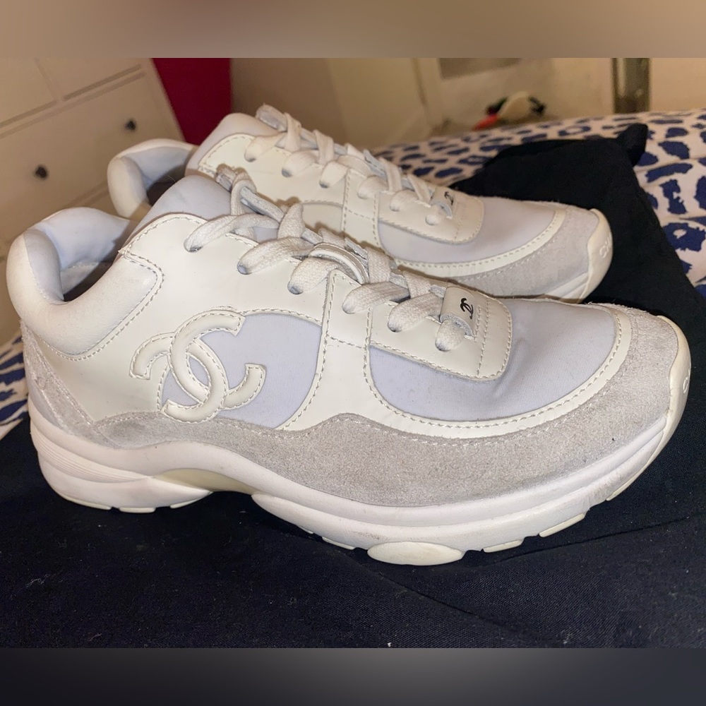 Chanel - Picture 3 of 6